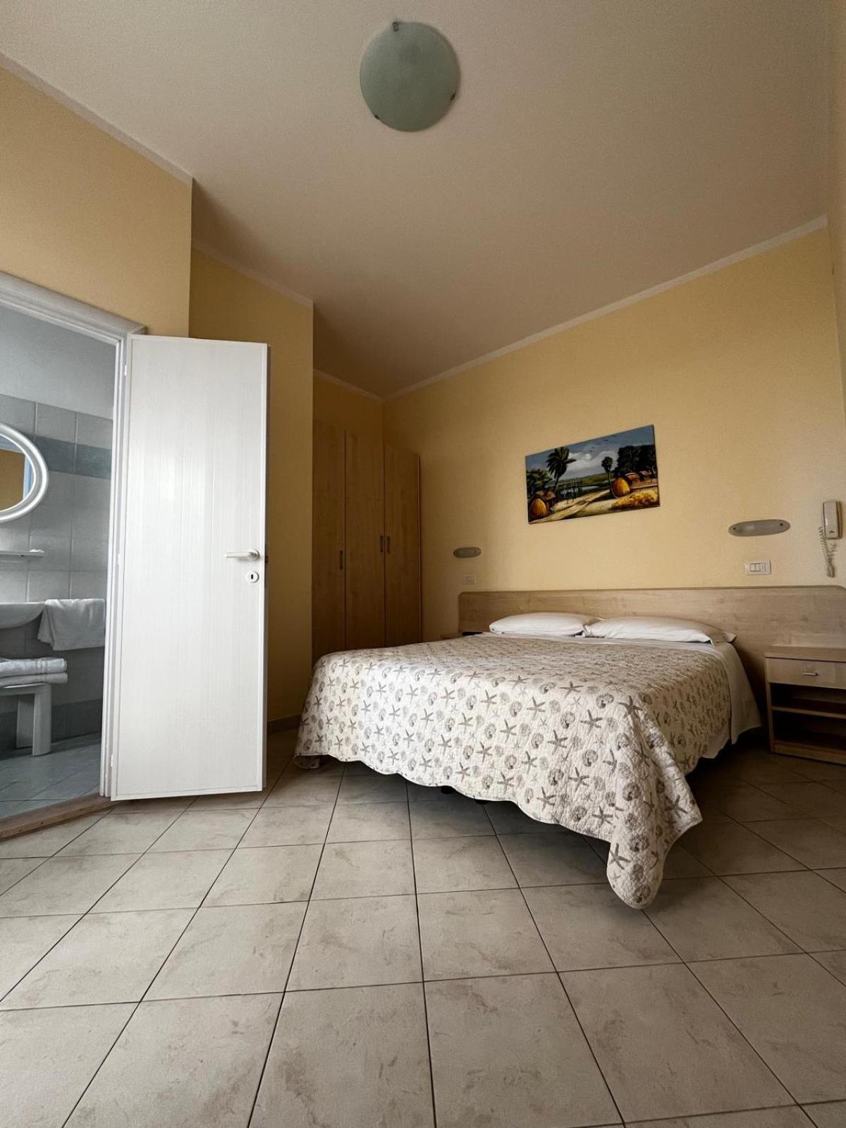 Hotel Giove Dipendenza Hotel Fiamma Cesenatico Exterior photo